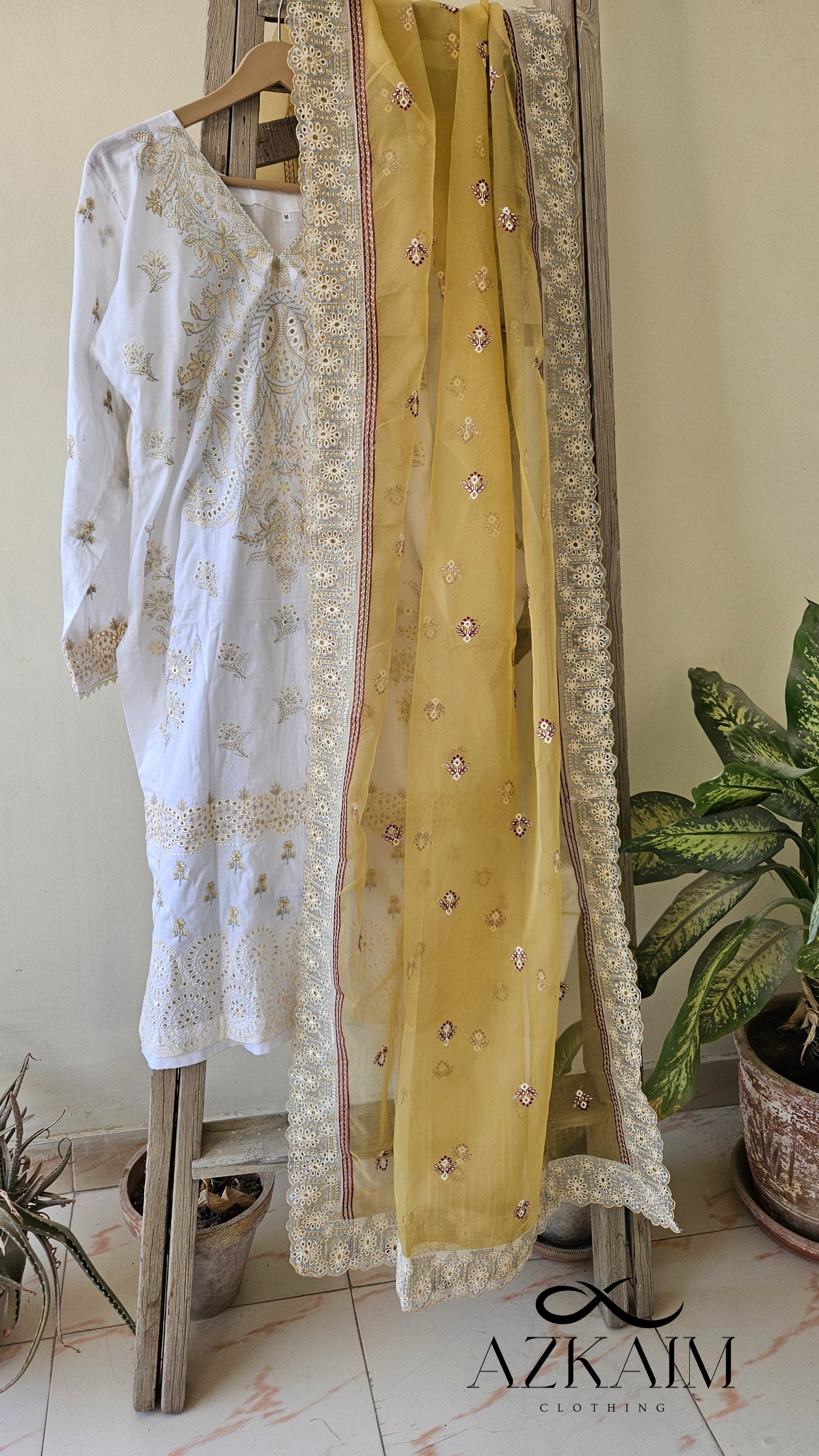 "Pure Elegance" Lawn Embroidered Dress - 3pcs